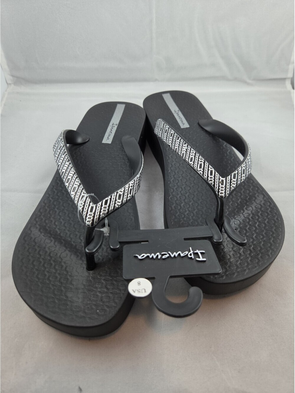 Ipanema Black & White Platform Flip Flops Size 8 Y2K Beach Sandals